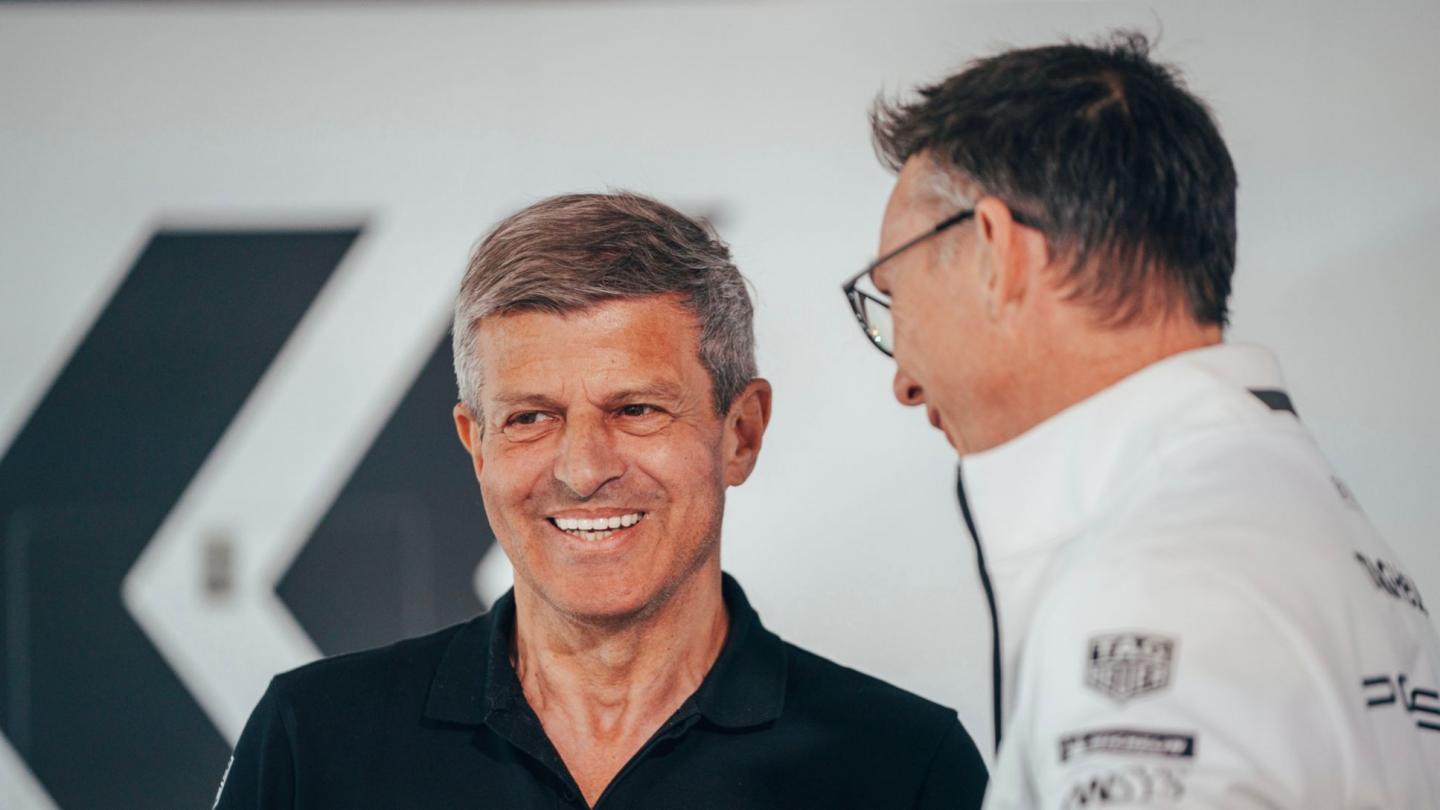 Click image for larger version

Name:	FritzEnzinger_VP%20PorscheMotorsport%20with%20AmielLindesay_Head%20of%20Operations.jpg
Views:	87
Size:	71.6 KB
ID:	293