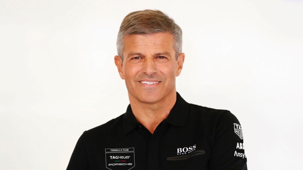 Click image for larger version

Name:	FritzEnzinger_Vice%20President%20Porsche%20Motorsport.jpg
Views:	48
Size:	42.8 KB
ID:	296